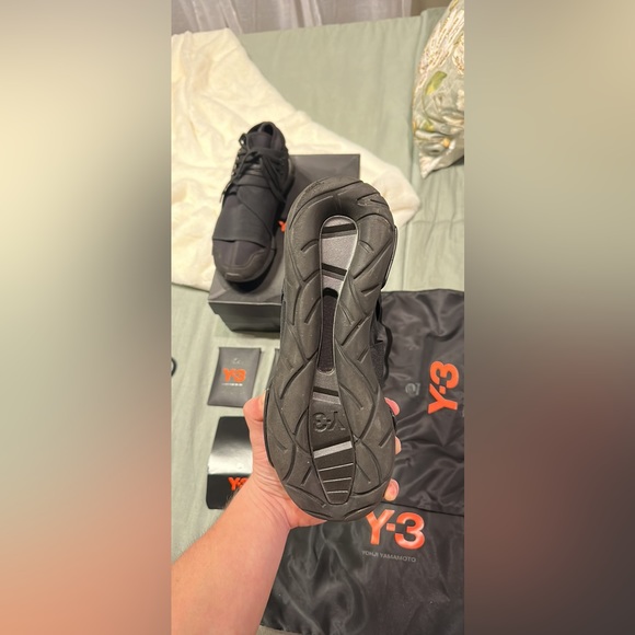 Adidas y-3 with individual shoes bags extra laces and box worn once - Picture 3 of 3